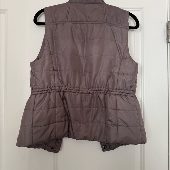 American Rag Cie Puffer Vest with cinched waist! - Picture 2 of 5